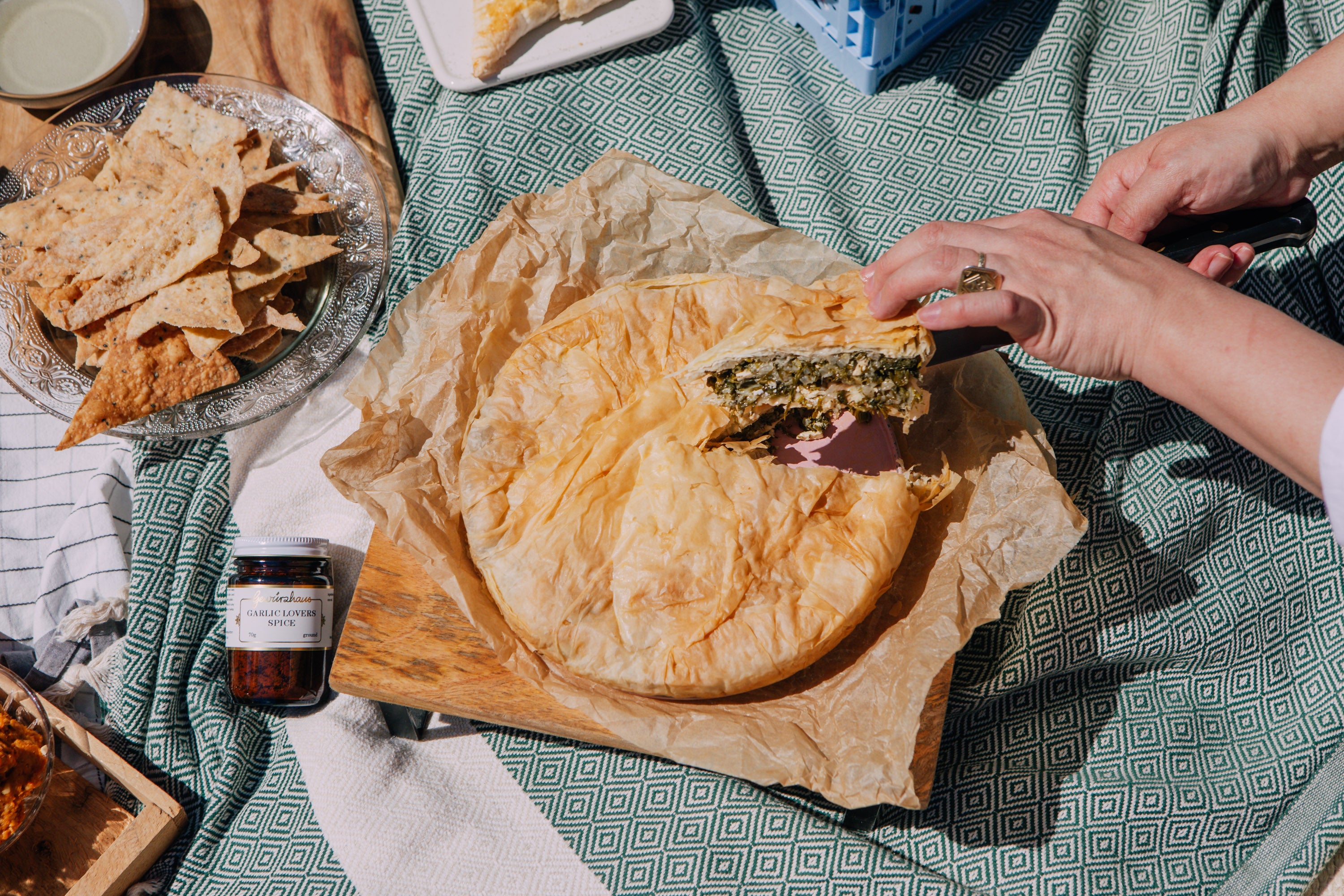 Garlic Lovers' Greens &amp; Cheese Pie
 &ndash; Gewürzhaus