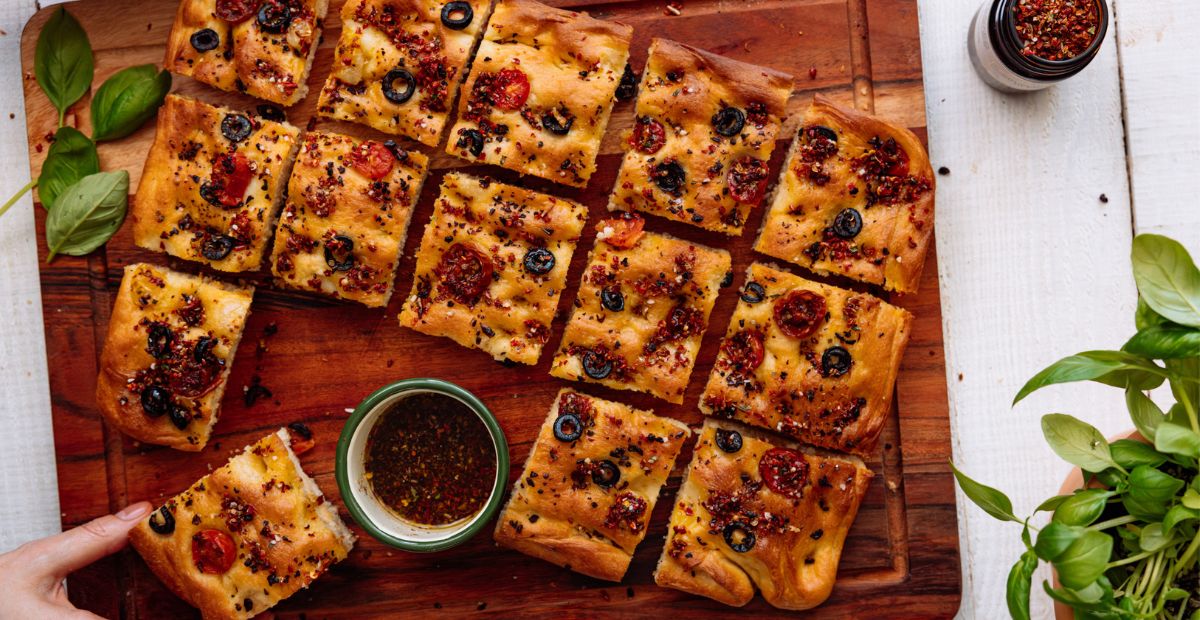 Focaccia with Olives and Cherry Tomatoes – Gewürzhaus
