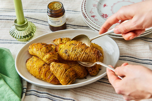 Garlic Lovers’ Hasselback Potatoes 