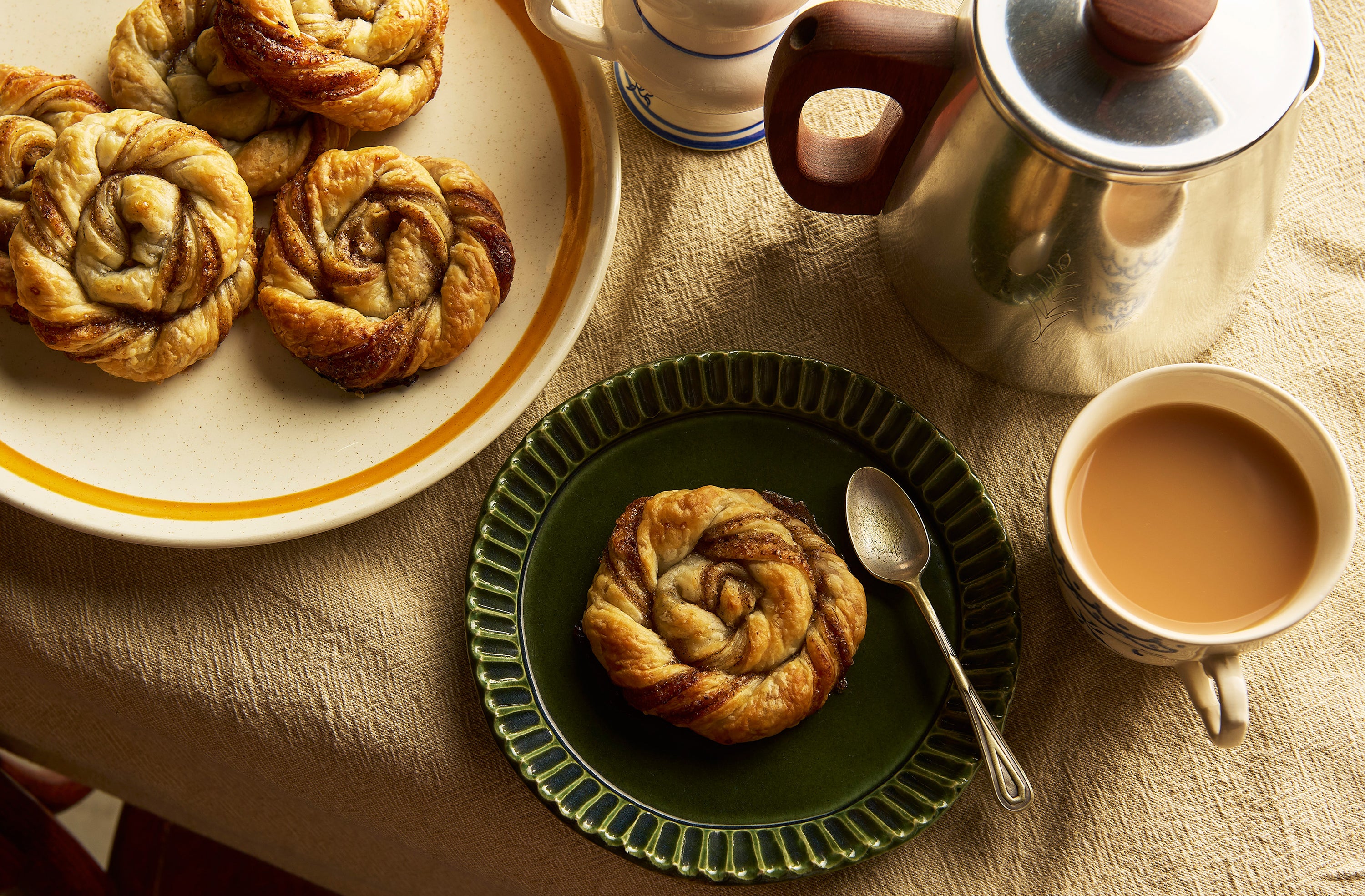 Quick Cardamom Scrolls – Gewürzhaus