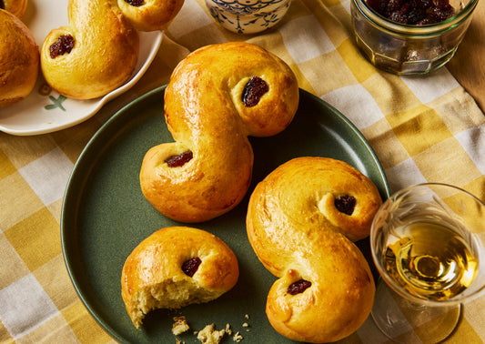 Swedish Saffron Buns (St Lucia Lussekatter)