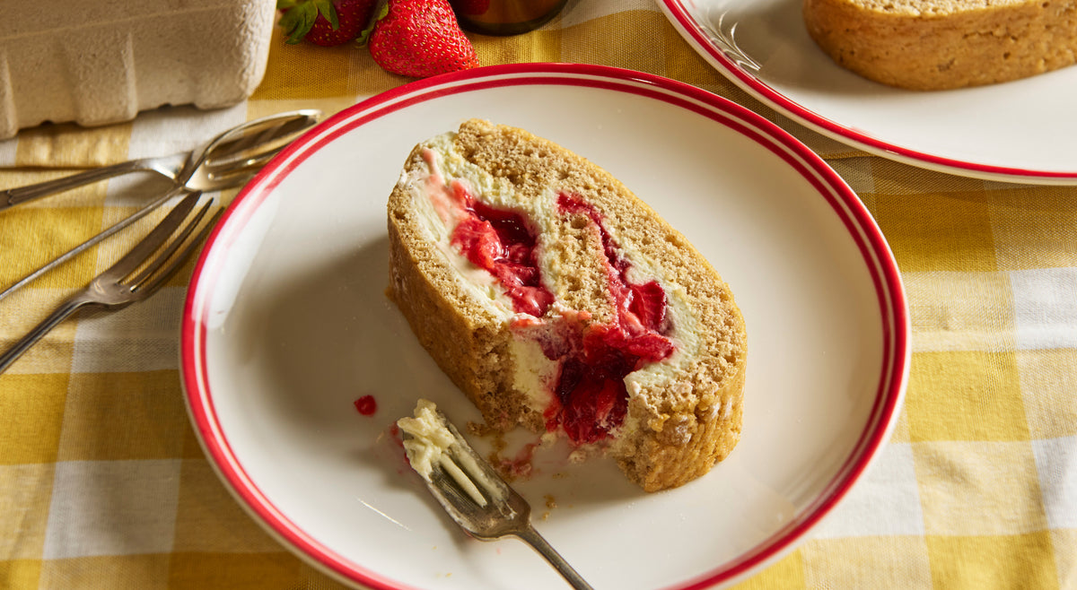 Swedish Roll Cake with Strawberries & Cream (Rulltårta)