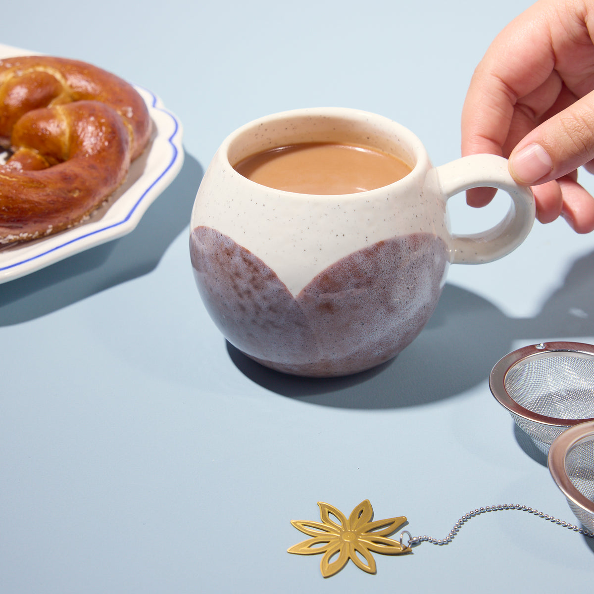 Gewürzhaus - Eclipse Mug Lifestyle hand