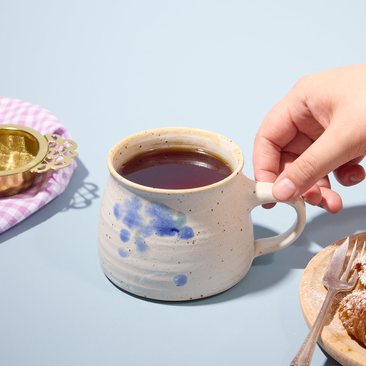 Gewürzhaus - Inkwell Mug 350mL Lifestyle Hand