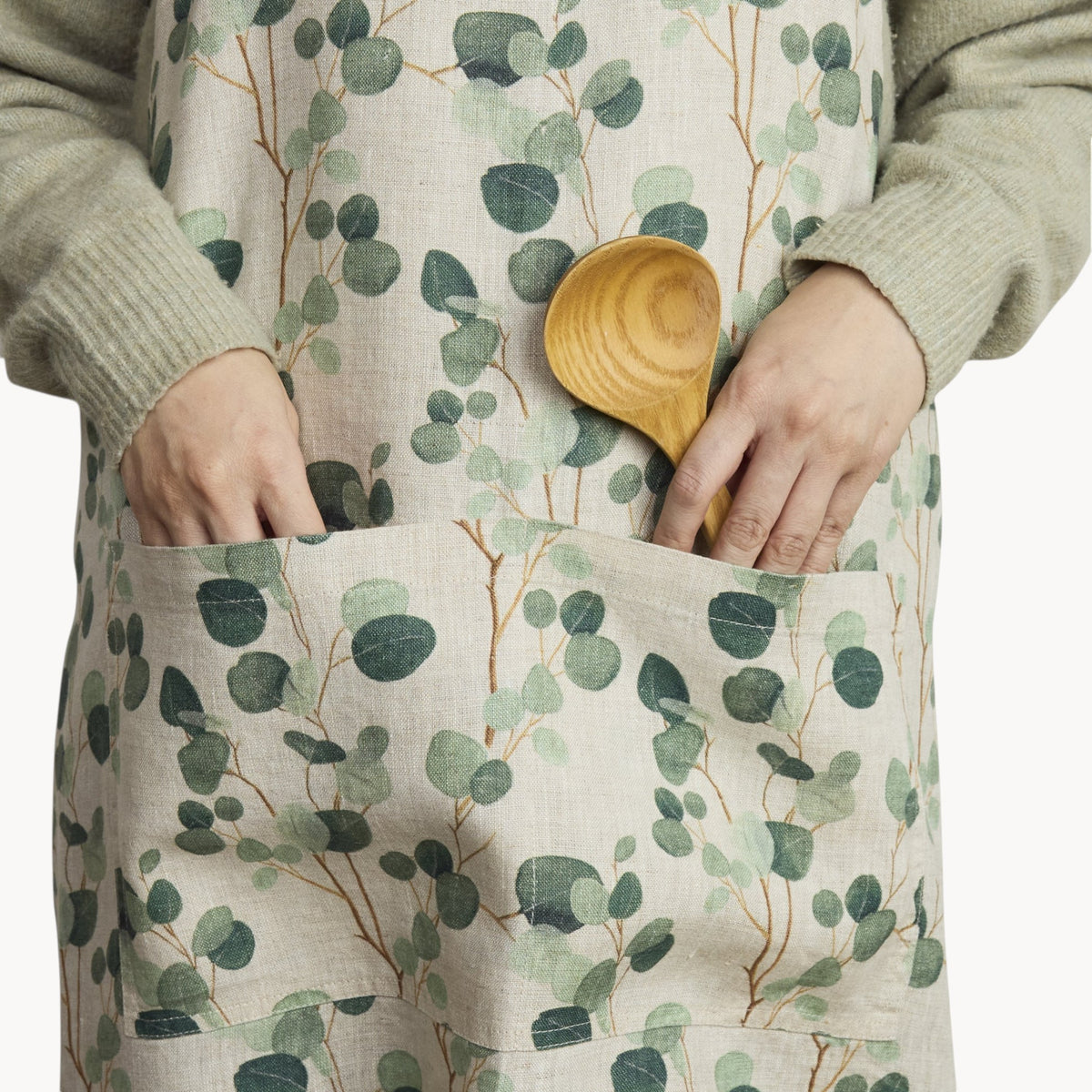 Gewürzhaus - Linen Crossback Apron - Eucalyptus on Natural