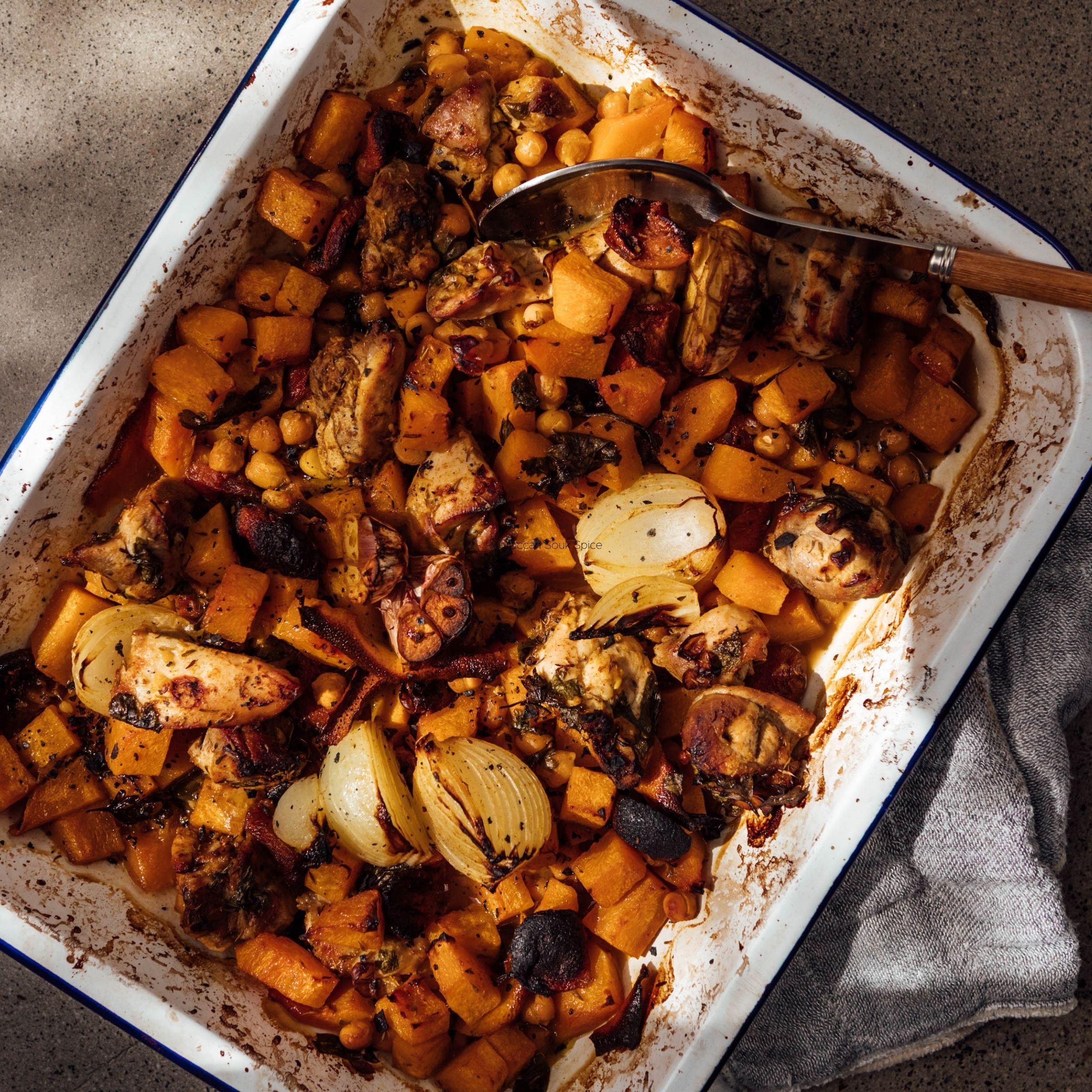 Gewürzhaus - Moroccan Souk Spice - Moroccan Apricot Chicken Traybake
