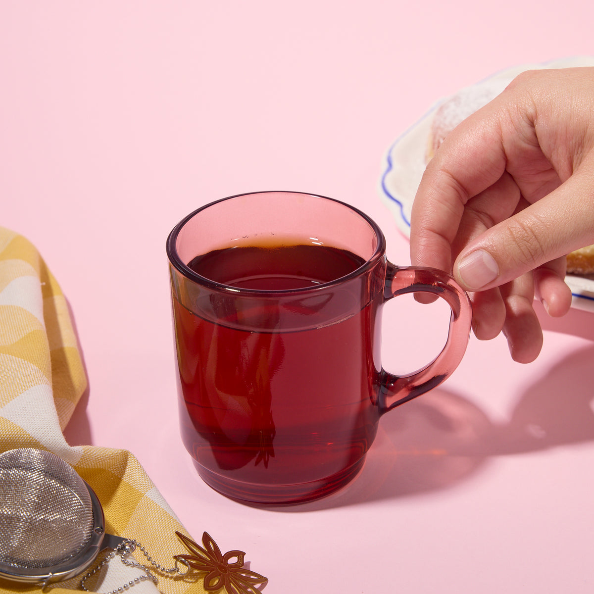 Gewürzhaus - Rose Glass Mug 250mL Lifestyle